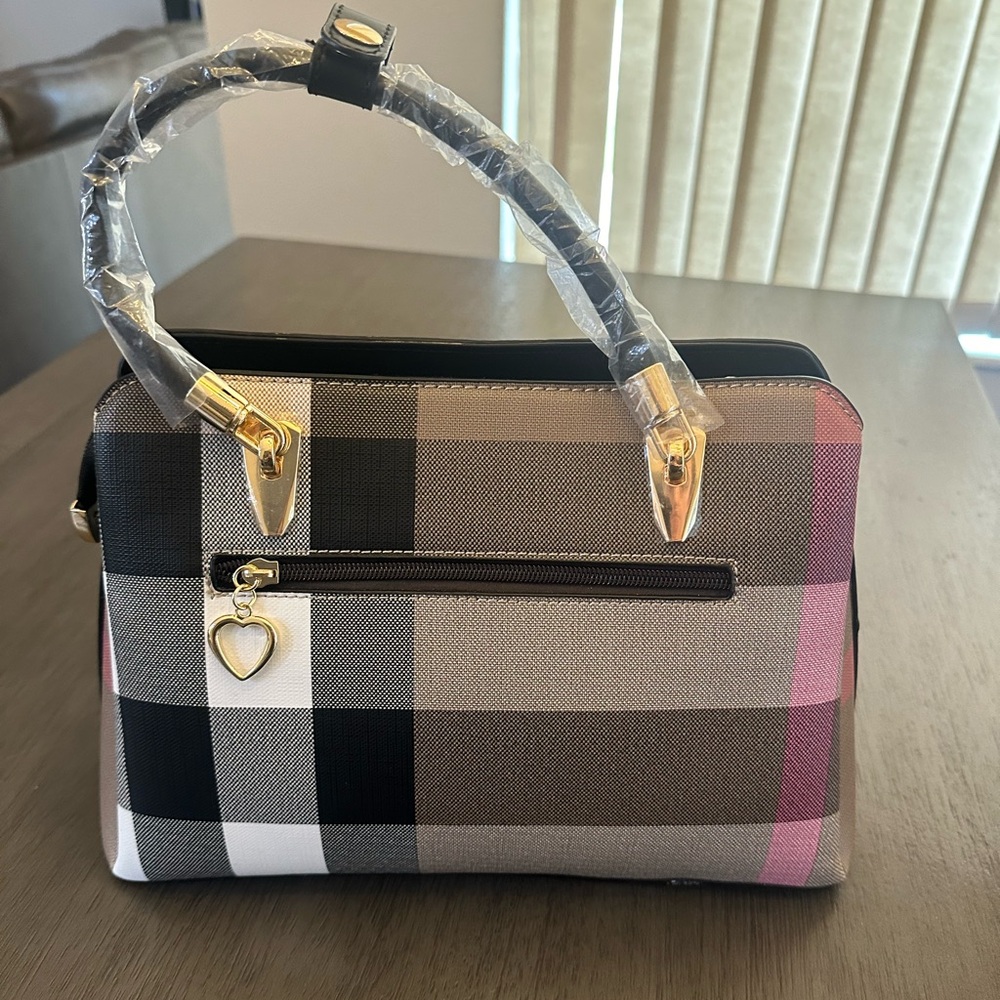 Very cute purse!